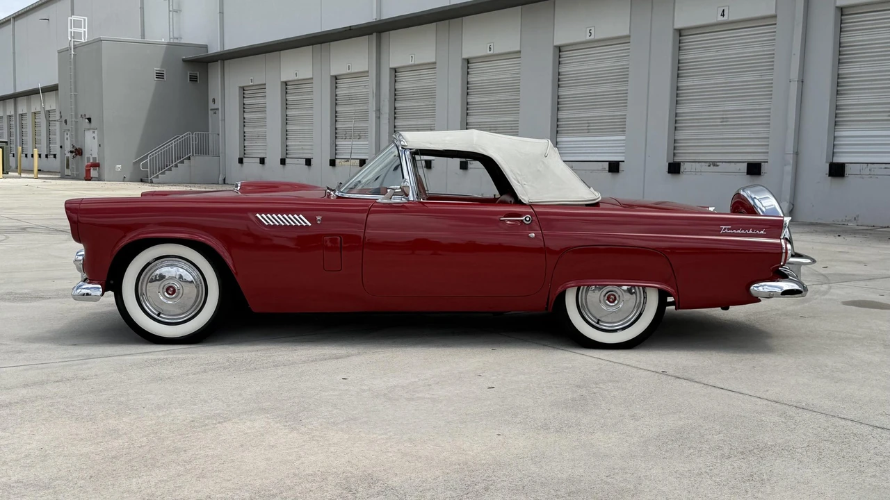 1956 Ford Thunderbird 1st Gen - Image 28 of 31