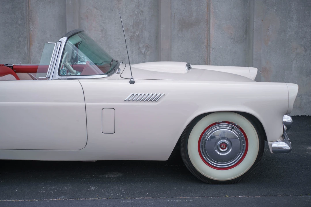 1956 Ford Thunderbird 1st Gen - Image 21 of 31