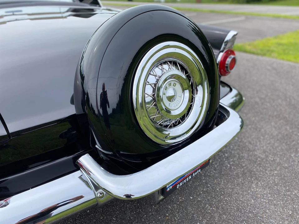 1956 Ford Thunderbird 1st Gen - Image 26 of 31