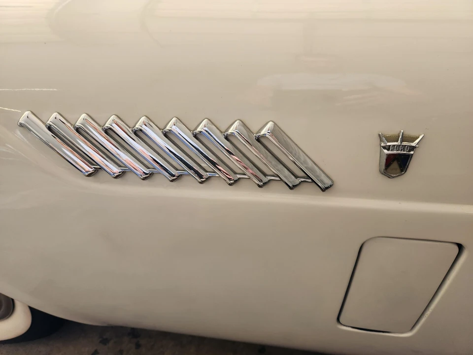 1956 Ford Thunderbird 1st Gen - Image 24 of 31