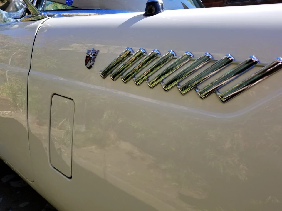 1956 Ford Thunderbird 1st Gen - Image 23 of 31