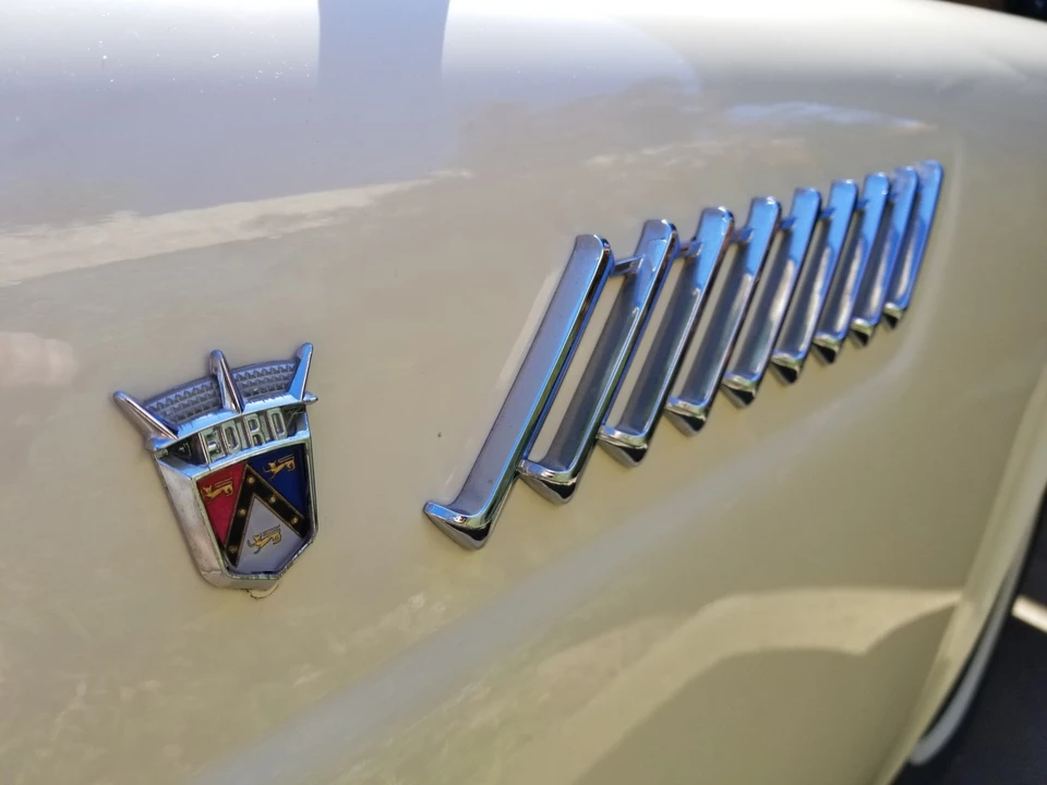 1956 Ford Thunderbird 1st Gen - Image 24 of 31