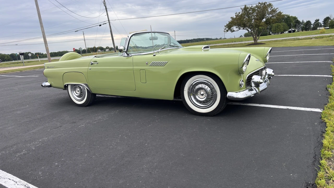 1956 Ford Thunderbird 1st Gen - Image 26 of 31