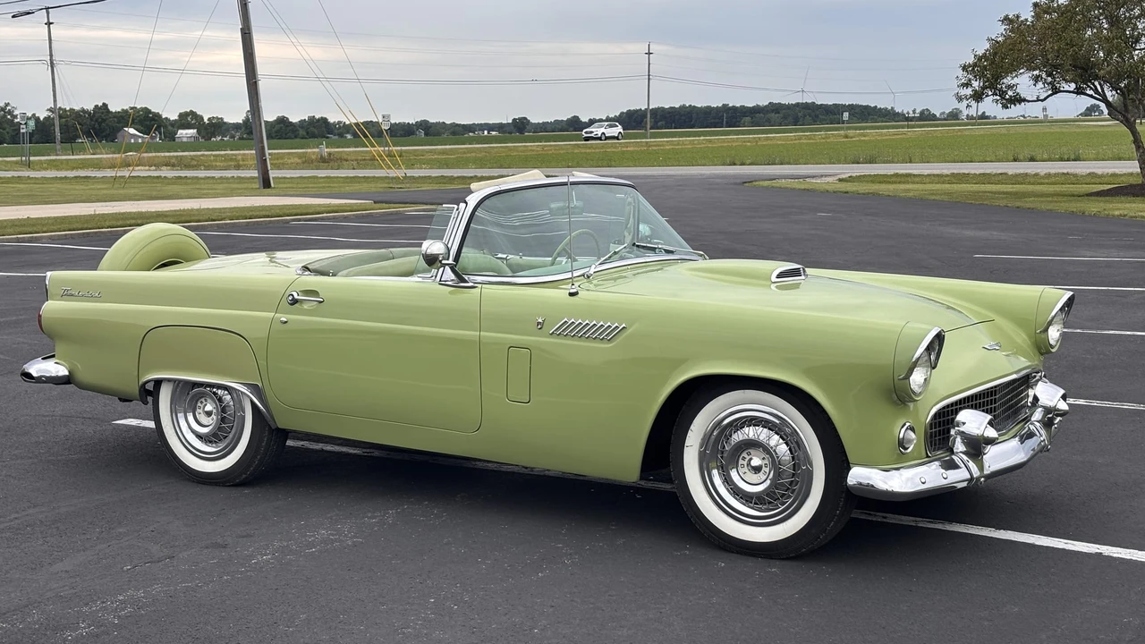 1956 Ford Thunderbird 1st Gen - Image 28 of 31