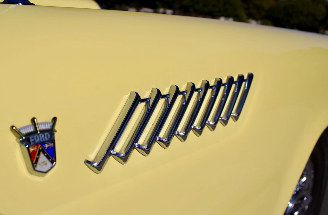 1956 Ford Thunderbird 1st Gen - Image 26 of 31