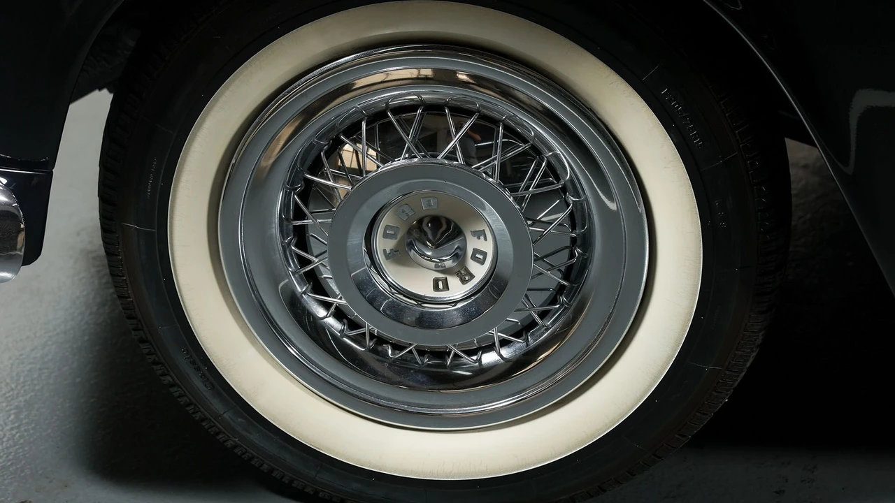 1956 Ford Thunderbird 1st Gen - Image 12 of 31