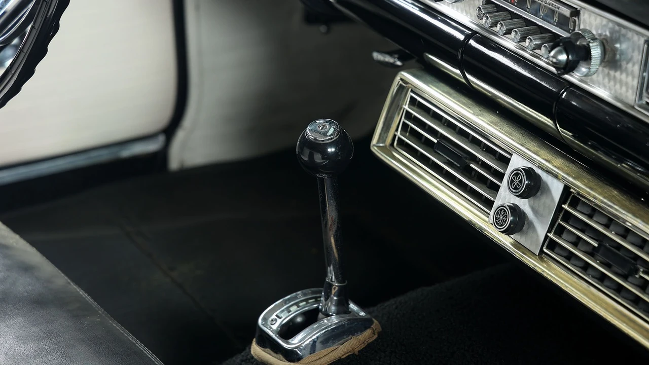 1956 Ford Thunderbird 1st Gen - Image 27 of 31