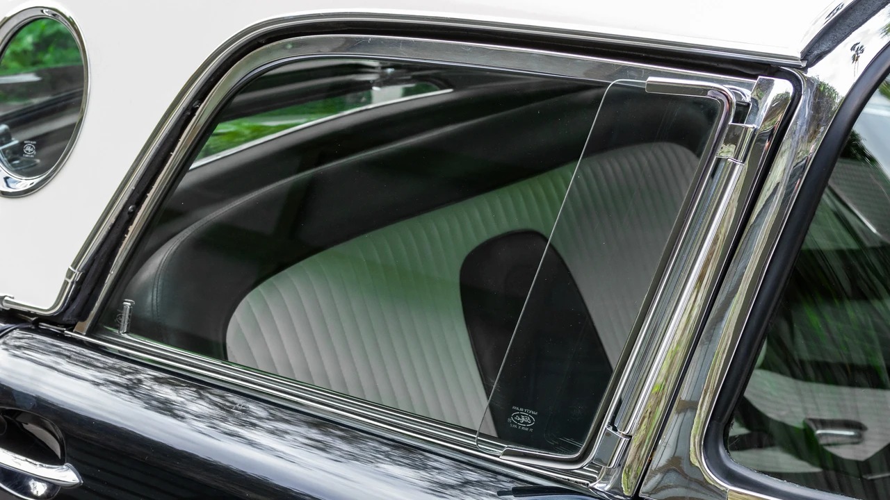 1956 Ford Thunderbird 1st Gen - Image 23 of 31