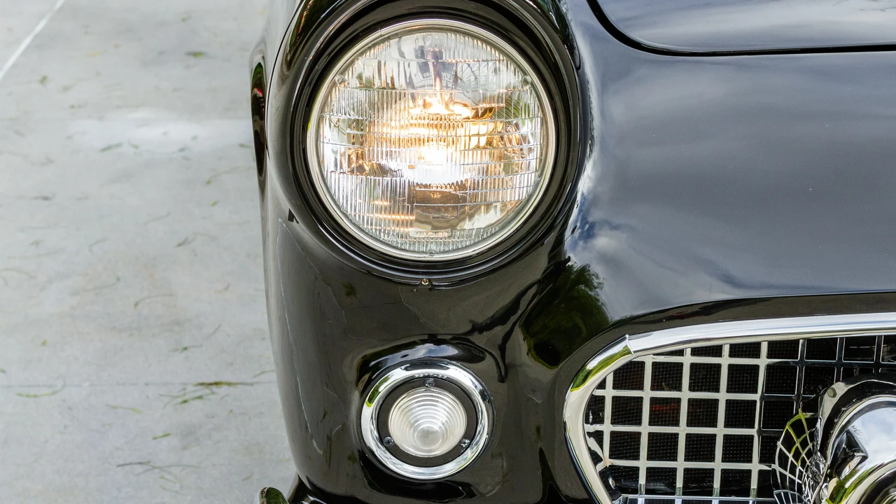 1956 Ford Thunderbird 1st Gen - Image 15 of 31