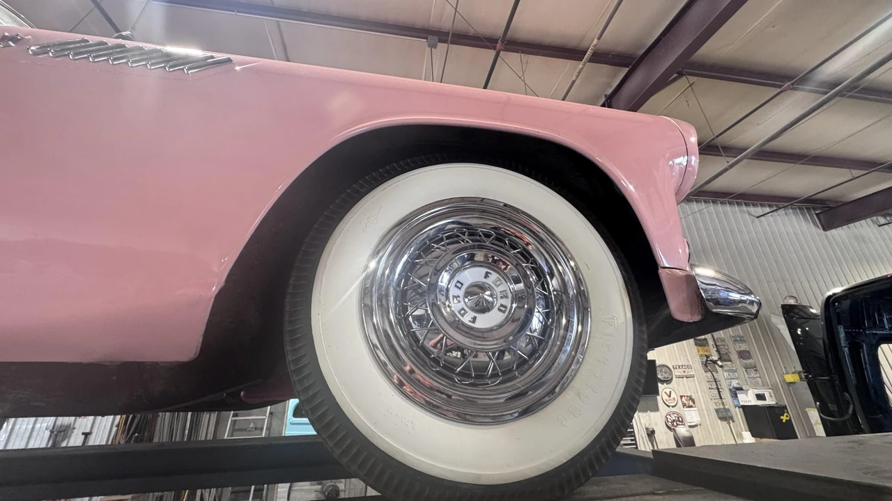 1956 Ford Thunderbird 1st Gen - Image 28 of 31