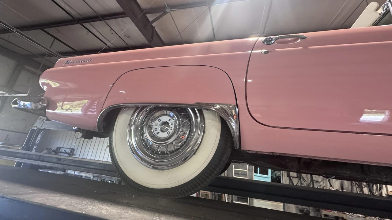 1956 Ford Thunderbird 1st Gen - Image 24 of 31