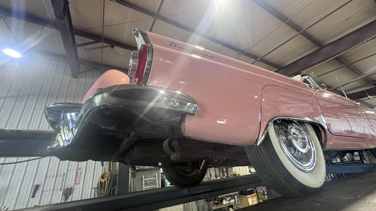 1956 Ford Thunderbird 1st Gen - Image 21 of 31