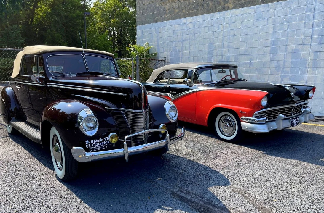 1956 Ford Fairlane 1st Gen - Image 19 of 21