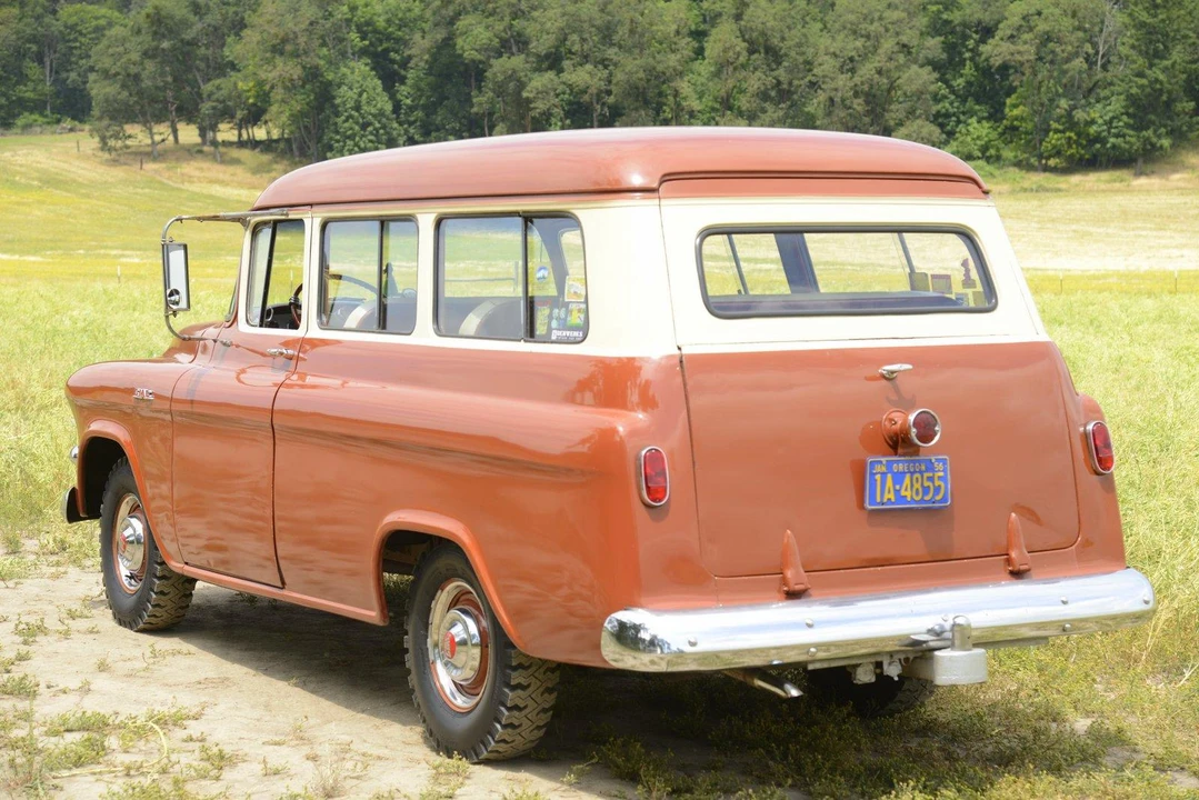 1956 GMC Suburban 4th Gen - Image 8 of 31