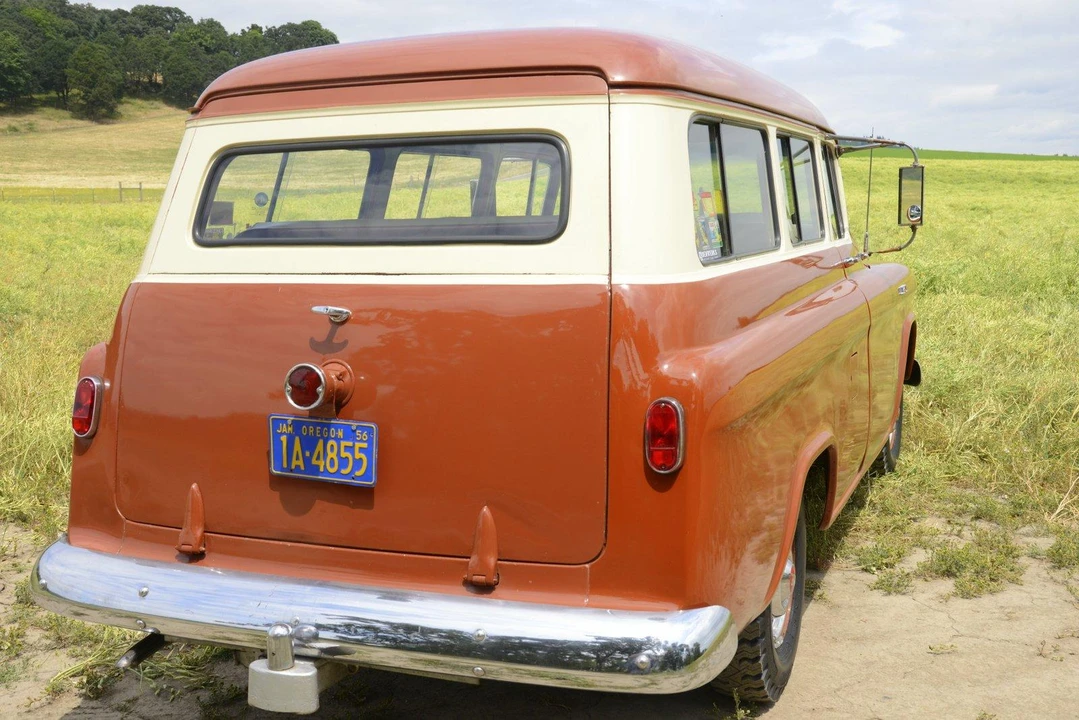 1956 GMC Suburban 4th Gen - Image 11 of 31
