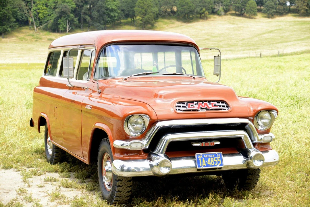 1956 GMC Suburban 4th Gen - Image 19 of 31