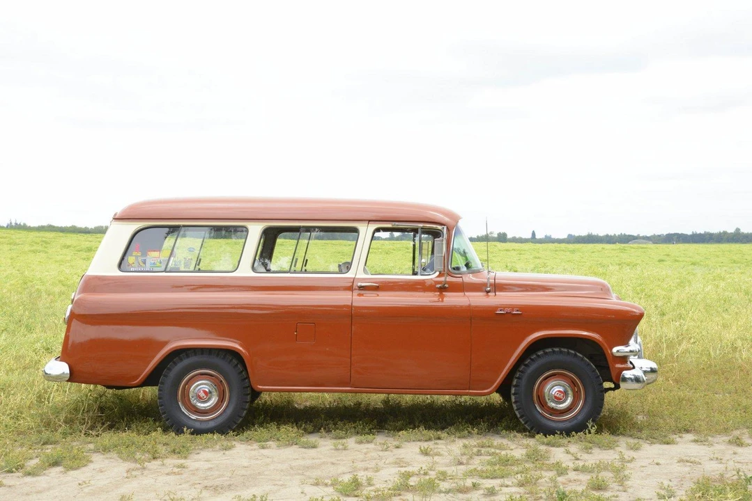 1956 GMC Suburban 4th Gen - Image 15 of 31