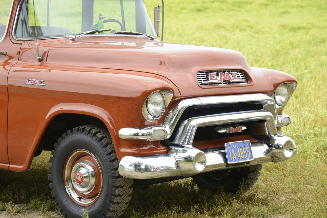1956 GMC Suburban 4th Gen - Image 21 of 31