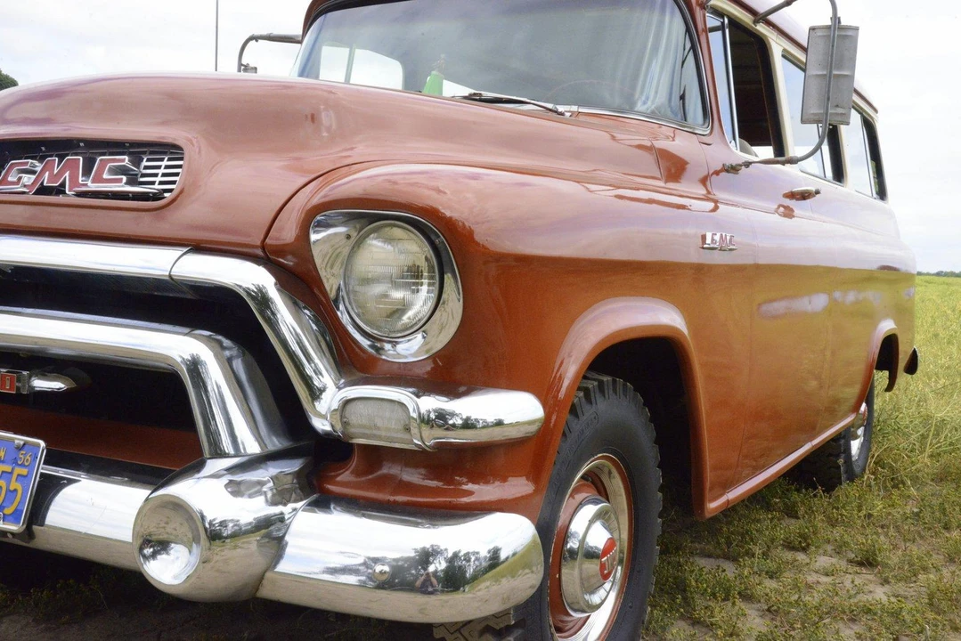 1956 GMC Suburban 4th Gen - Image 26 of 31