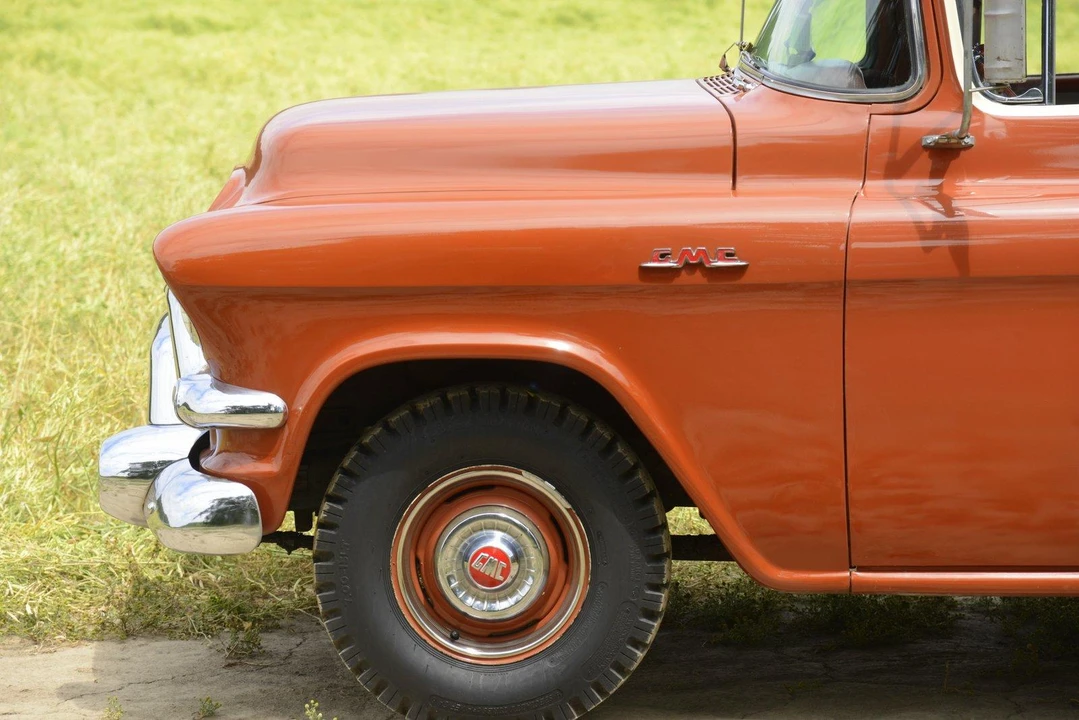 1956 GMC Suburban 4th Gen - Image 28 of 31