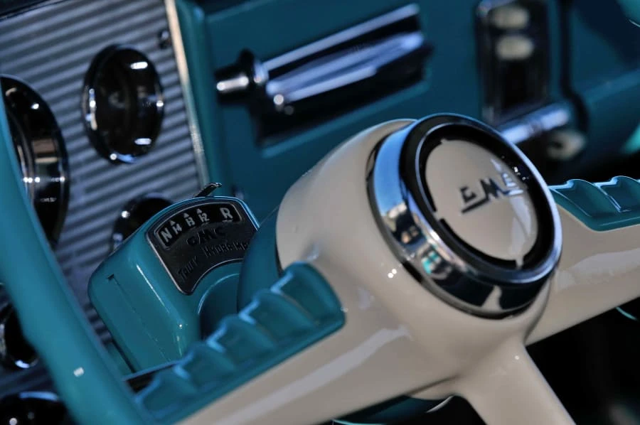 1956 GMC Suburban 4th Gen - Image 8 of 12