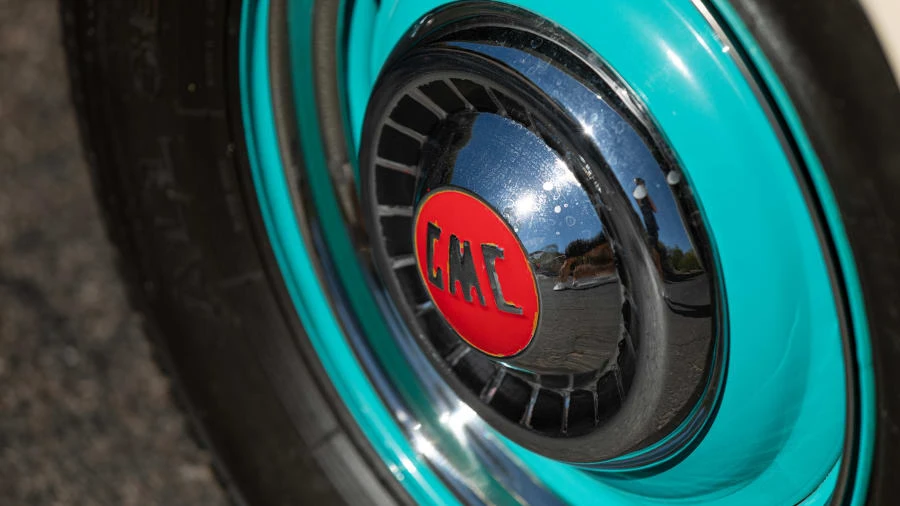1956 GMC Suburban 4th Gen - Image 11 of 31
