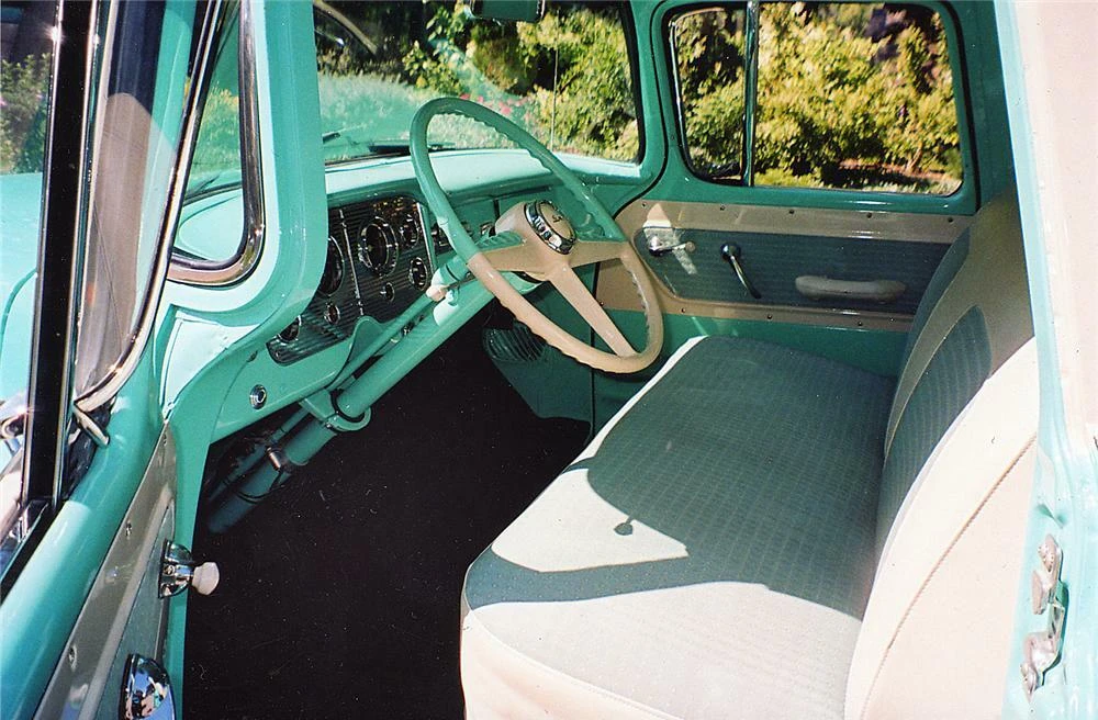 1956 GMC Suburban 4th Gen - Image 4 of 5