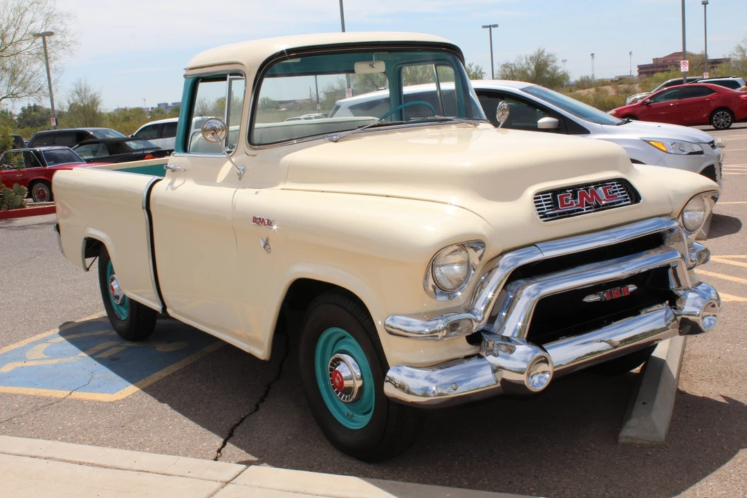 1956 GMC Suburban 4th Gen - Image 4 of 31