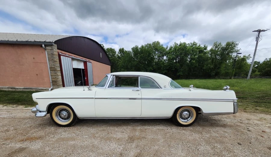 1956 Imperial Crown - Image 3 of 31