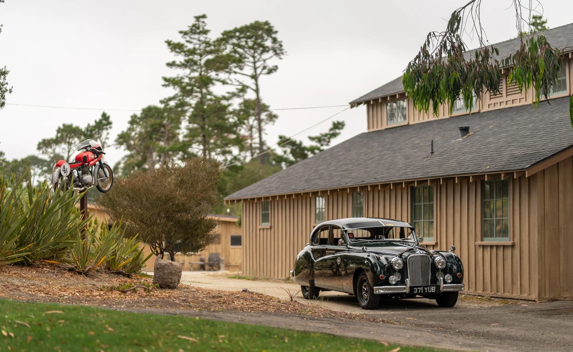 1956 Jaguar Mark VII & VIII & IX - Image 2 of 31