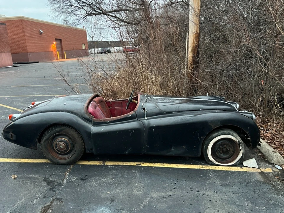 1956 Jaguar XK140 - Image 2 of 6