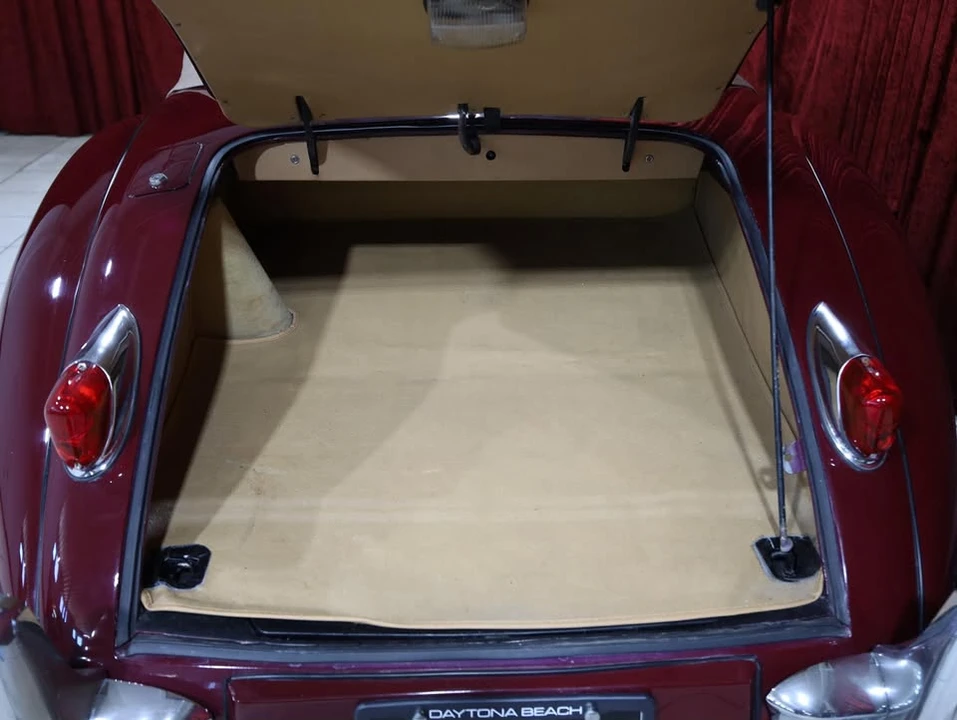 1956 Jaguar XK140 - Image 16 of 17