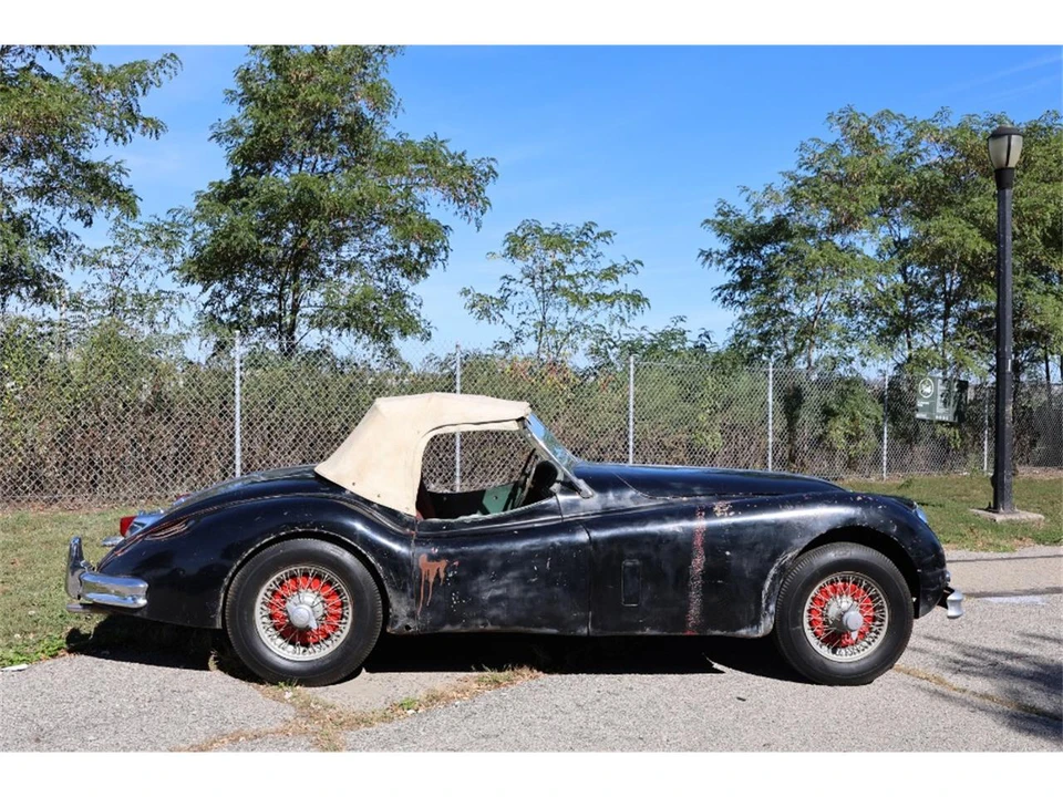 1956 Jaguar XK140 - Image 2 of 5