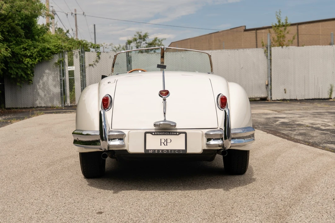 1956 Jaguar XK140 - Image 10 of 31
