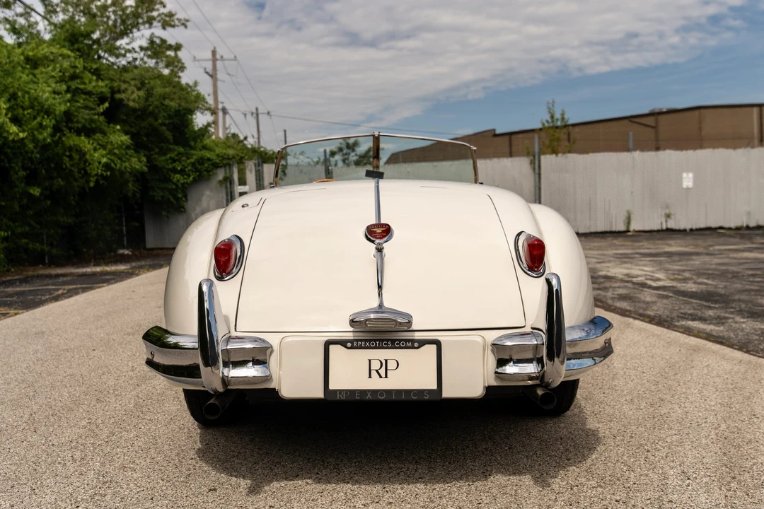 1956 Jaguar XK140 - Image 11 of 31