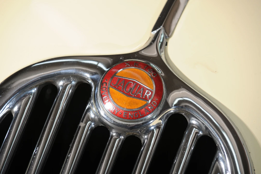 1956 Jaguar XK140 DHC Drophead - Image 4 of 6