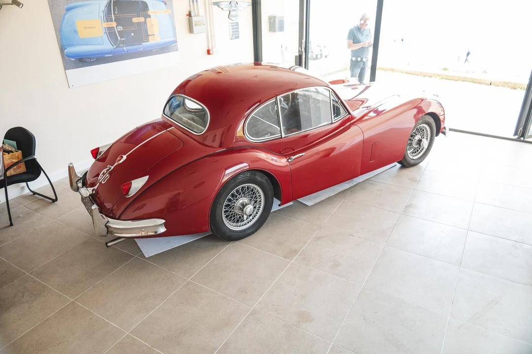1956 Jaguar XK150 - Image 7 of 30