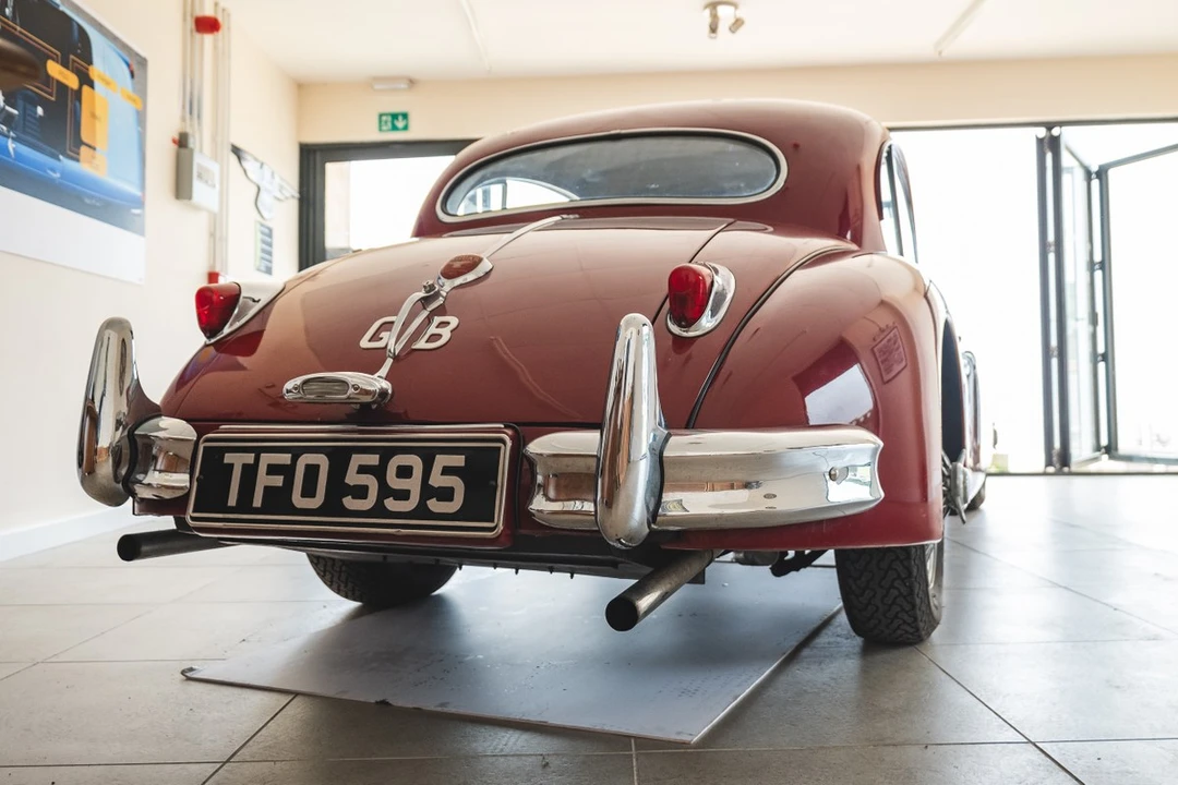 1956 Jaguar XK150 - Image 10 of 30