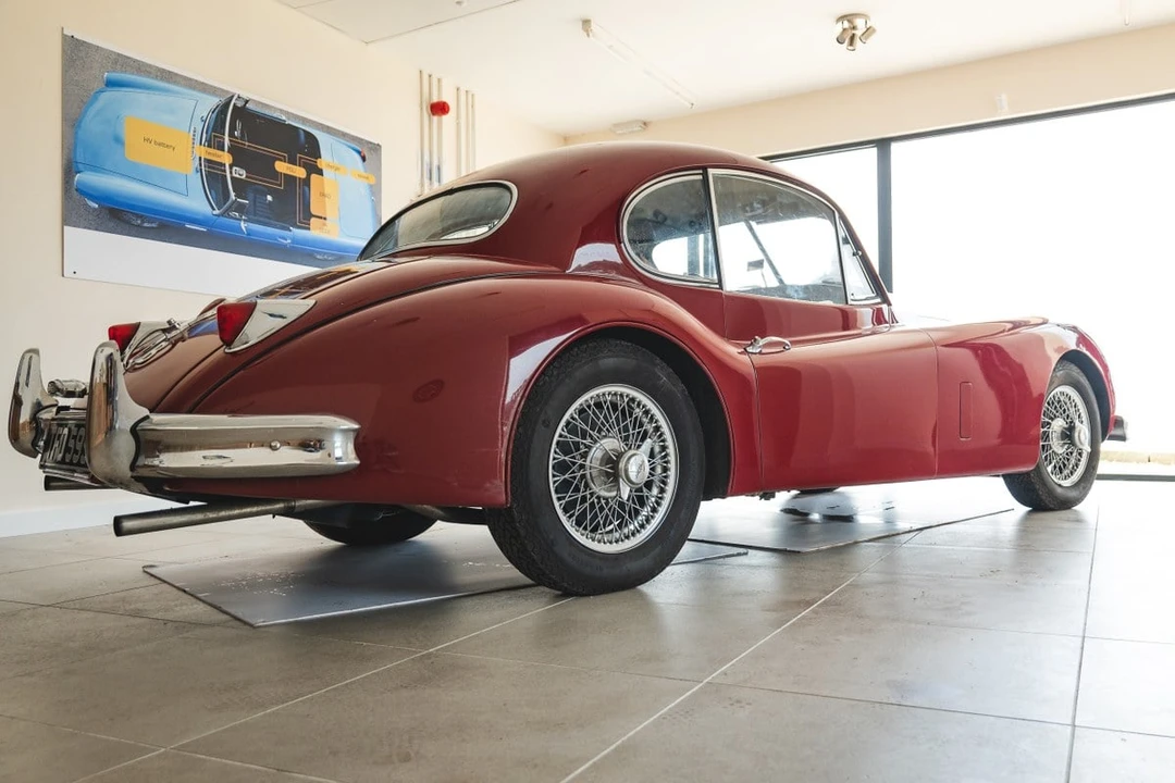 1956 Jaguar XK150 - Image 9 of 30