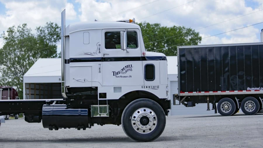 1956 Kenworth - Image 4 of 10