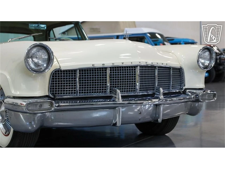 1956 Lincoln Continental - Image 6 of 31