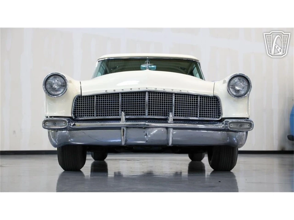 1956 Lincoln Continental - Image 2 of 31