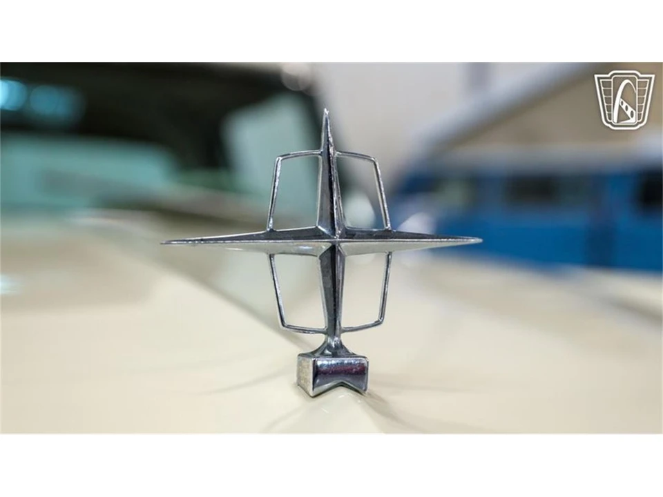 1956 Lincoln Continental - Image 9 of 31