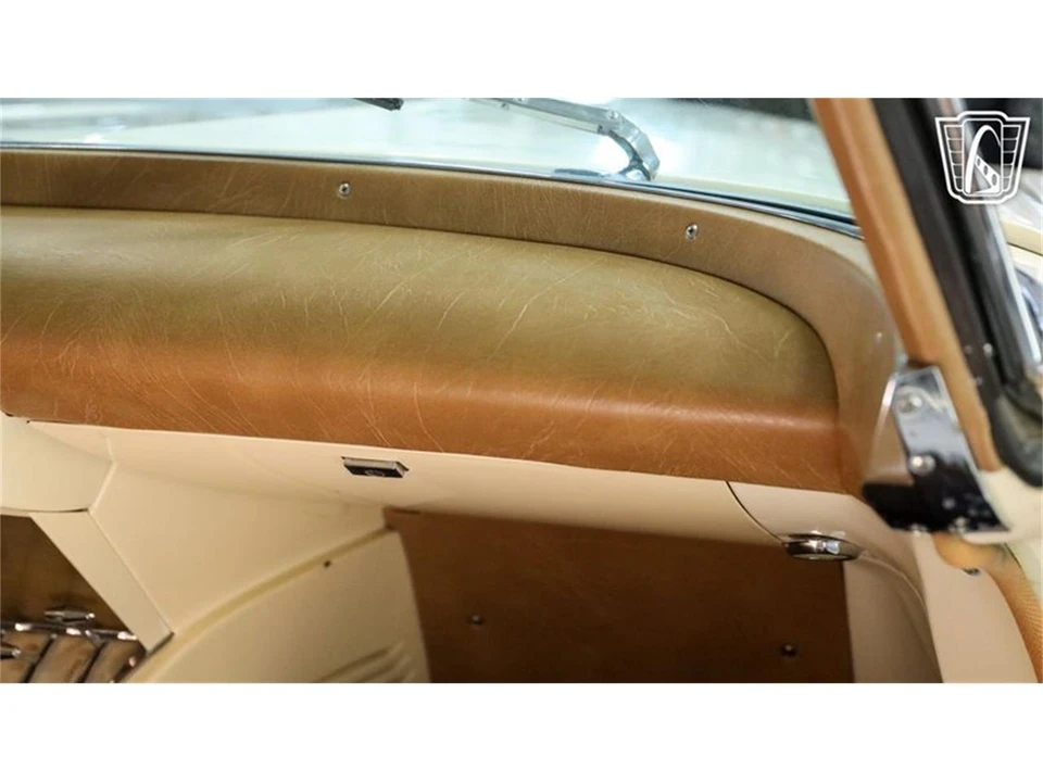 1956 Lincoln Continental - Image 20 of 31