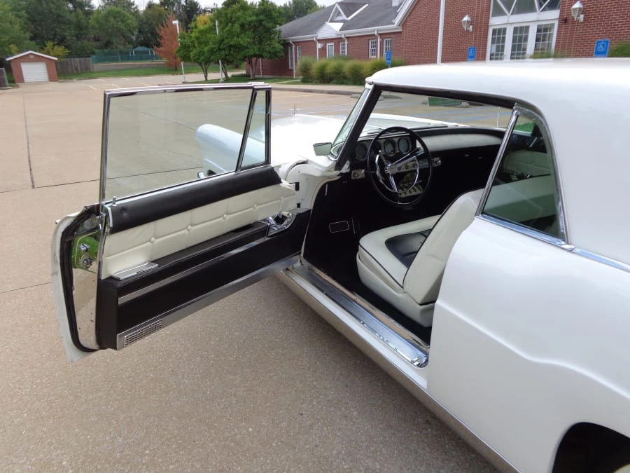 1956 Lincoln Continental Mark II - Image 4 of 9