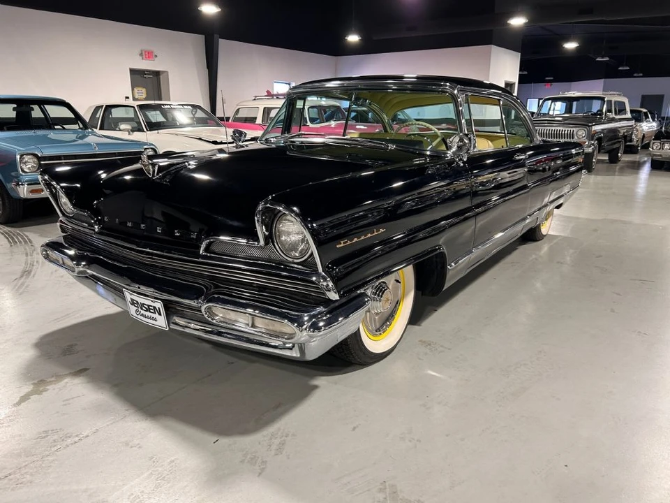 1956 Lincoln Premiere - Image 2 of 31
