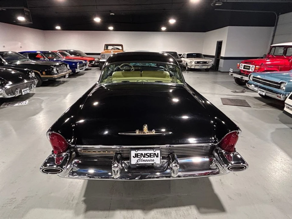 1956 Lincoln Premiere - Image 25 of 31