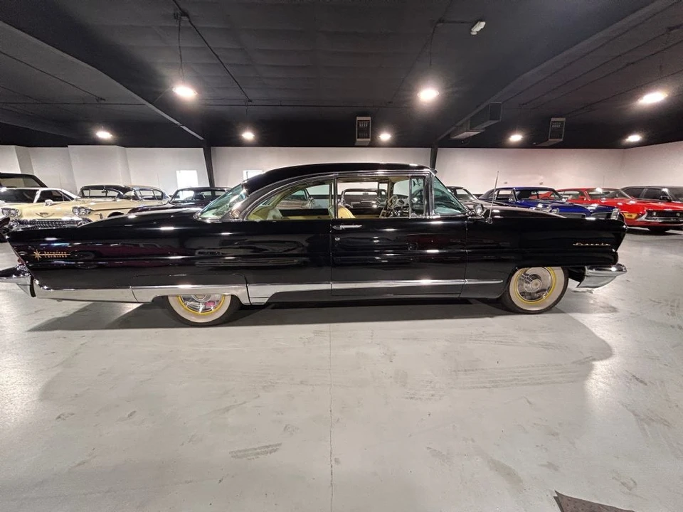 1956 Lincoln Premiere - Image 3 of 31