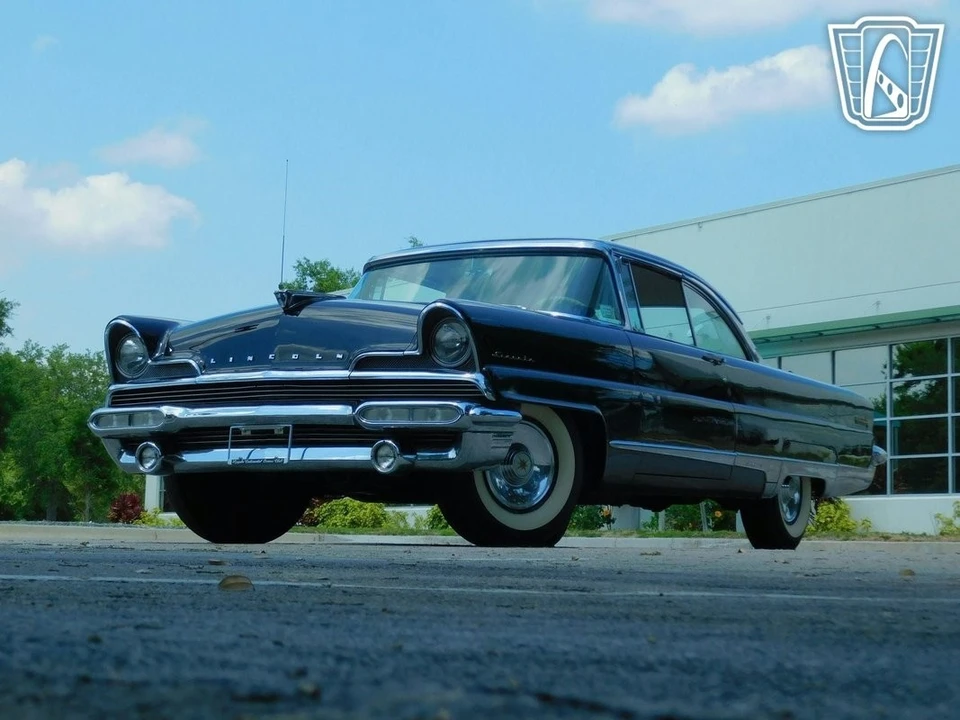 1956 Lincoln Premiere - Image 3 of 12