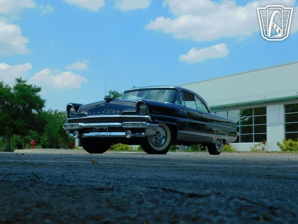 1956 Lincoln Premiere - Image 4 of 12
